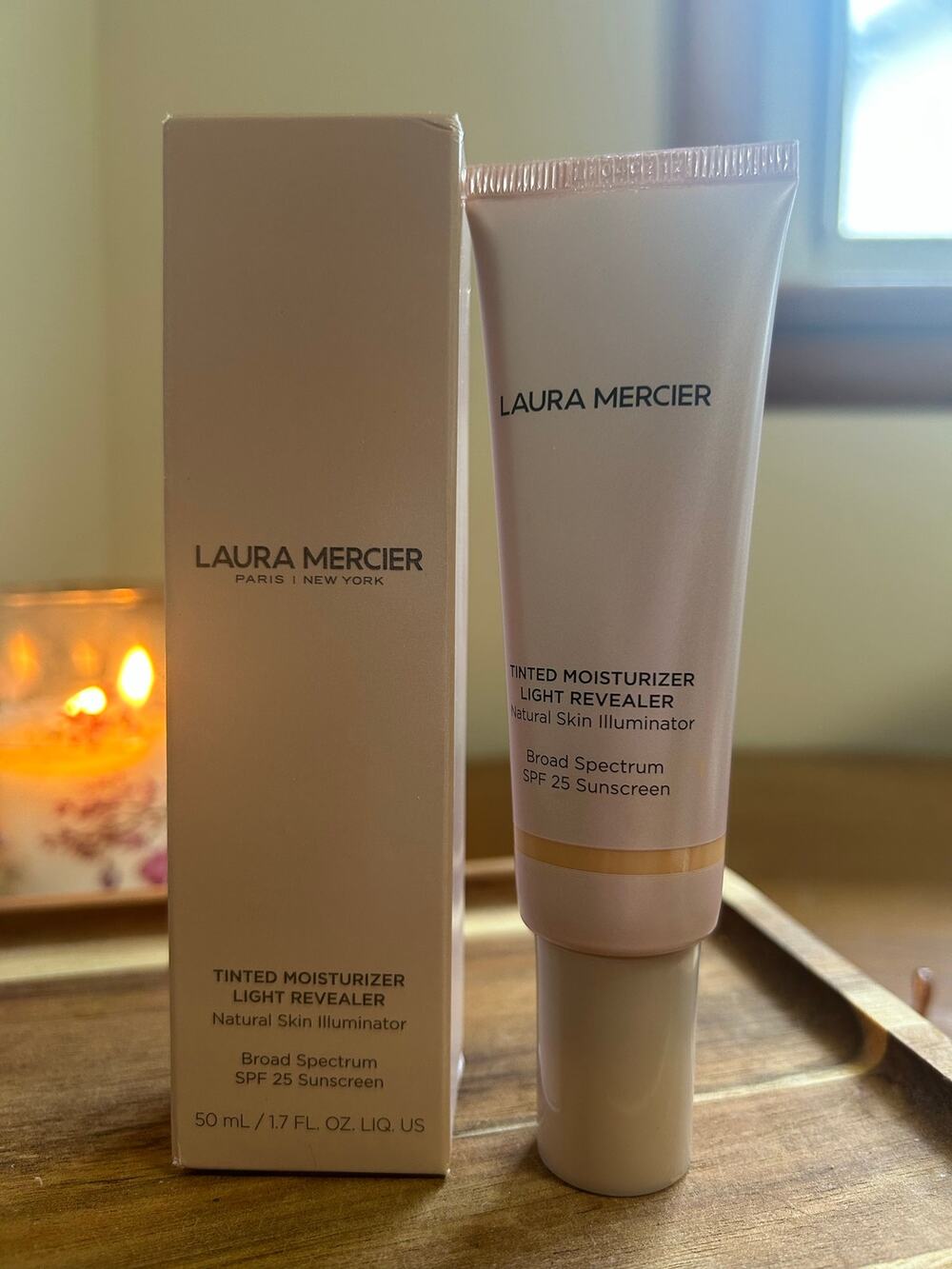 Laura Mercier Tinted Moisturizer Light Revealer SPF 25 1.7 oz Neutral NEW
